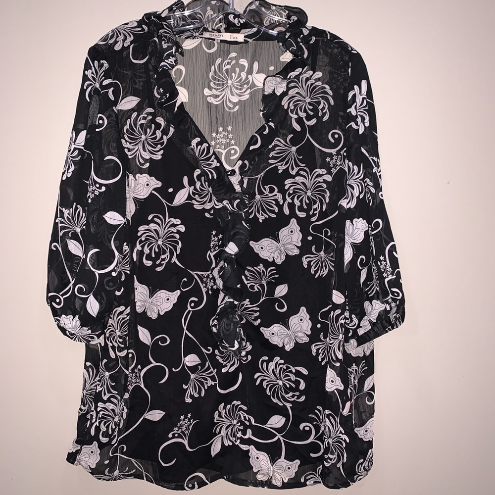 🌺 3/$25 Old Navy 3/4 Sheer Top